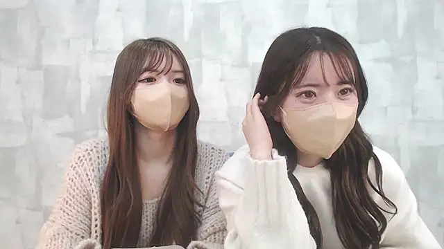 Snapshot of LOVE_MOMO_LOVE chatting on February 2025 02:48:01 PM LOVE MOMO LOVE online show from February 2025 02:48:01 PM