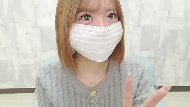 LOVE MOMO LOVE online show from April 2026 11:38:01 AM