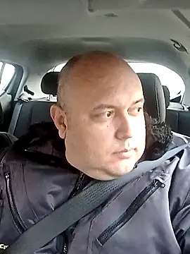 Snapshot of BigromeoXX chatting on January 2025 03:32:02 PM BigromeoXX online show from January 2025 03:32:02 PM