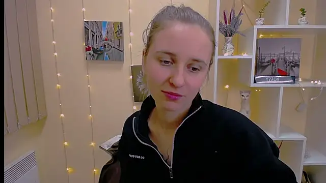  Nicole new online show from March 2025 03:51:02 PM