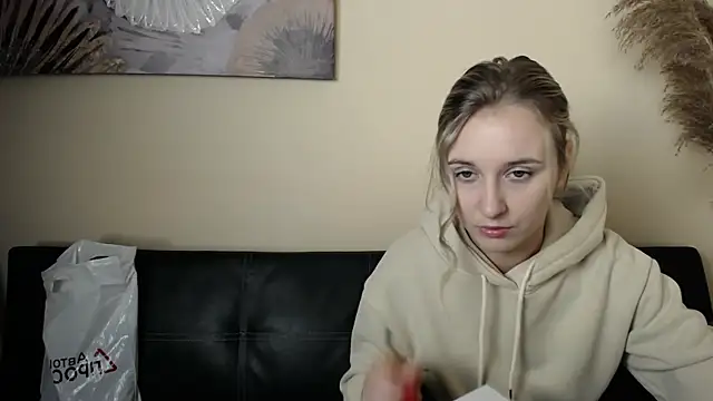  Nicole new online show from November 2025 11:43:02 AM