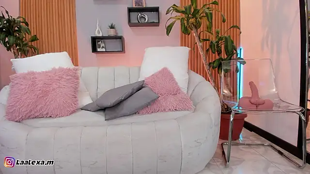 Aixaa charles online show from February 2026 12:20:02 PM