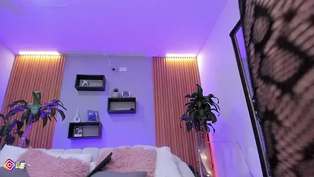 Aixaa charles online show from April 2026 12:45:02 PM