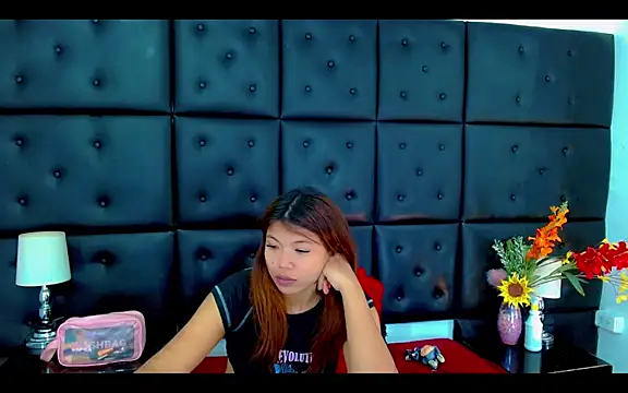 Isalombardi online show from April 2026 02:26:02 AM