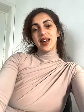 EmaSkyes online show from October 2025 06:46:01 AM