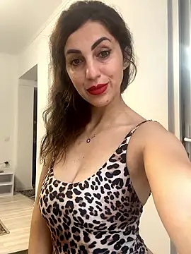 EmaSkyes online show from November 2025 07:21:02 AM