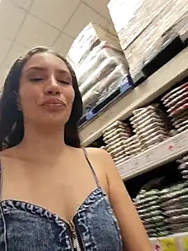 aurelialux online show from October 2025 09:57:01 PM