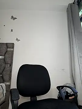 aurelialux online show from December 2025 09:32:02 PM