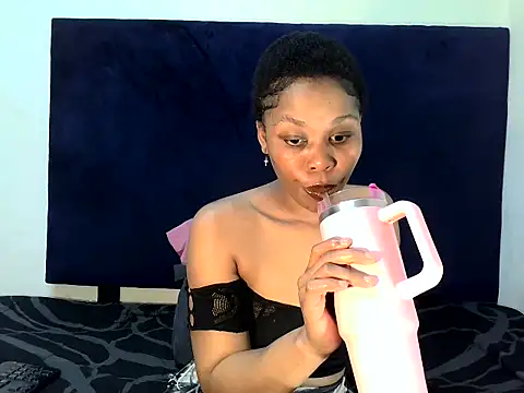 ReginaStar16 online show from September 2025 07:37:02 PM