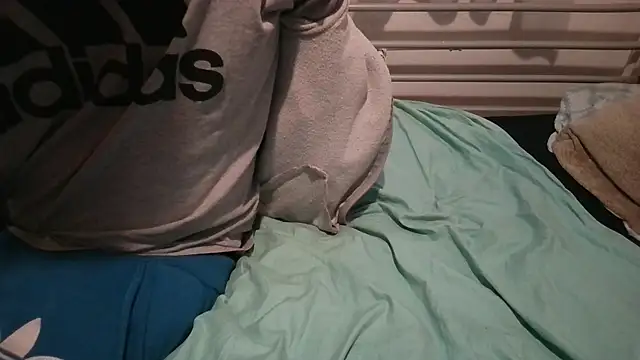 Snapshot of krissraw chatting on January 2025 11:01:02 PM krissraw online show from January 2025 11:01:02 PM