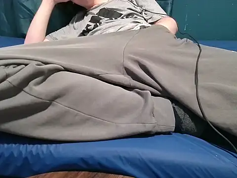 Snapshot of krissraw chatting on November 2025 06:27:01 AM krissraw online show from November 2025 06:27:01 AM