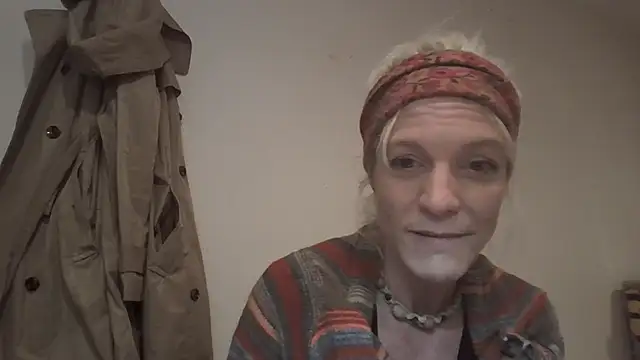 Snapshot of AddieAssets chatting on December 2024 03:19:02 AM AddieAssets online show from December 2024 03:19:02 AM