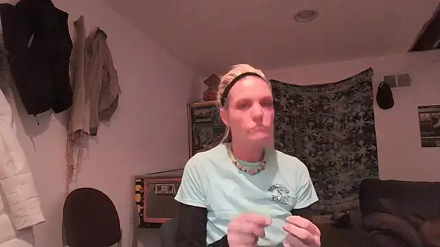 Snapshot of AddieAssets chatting on December 2024 07:05:01 AM AddieAssets online show from December 2024 07:05:01 AM