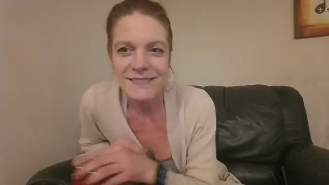 Snapshot of AddieAssets chatting on September 2025 09:44:01 AM AddieAssets online show from September 2025 09:44:01 AM