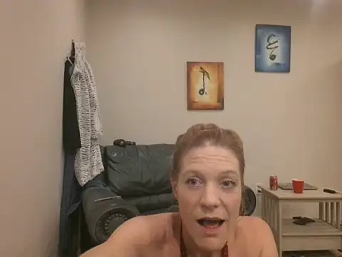 Snapshot of AddieAssets chatting on September 2025 06:16:02 AM AddieAssets online show from September 2025 06:16:02 AM