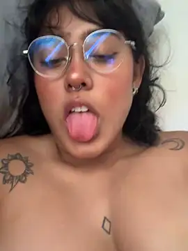 Snapshot of pawmistry chatting on March 2025 07:55:02 PM pawmistry online show from March 2025 07:55:02 PM