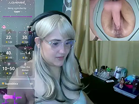 Snapshot of lolalicious_7583 chatting on March 2026 06:43:01 PM lolalicious 7583 online show from March 2026 06:43:01 PM