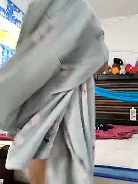 Snapshot of EmpaticBolillo chatting on November 2025 03:03:02 PM EmpaticBolillo online show from November 2025 03:03:02 PM