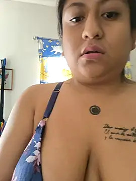 Snapshot of EmpaticBolillo chatting on December 2025 03:06:01 PM EmpaticBolillo online show from December 2025 03:06:01 PM