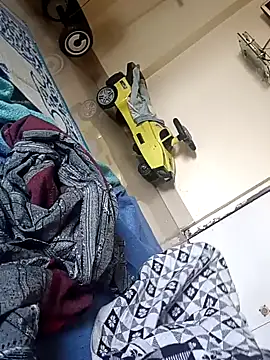 Snapshot of Mmm992170 chatting on February 2025 03:44:01 AM Mmm992170 online show from February 2025 03:44:01 AM