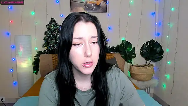 Snapshot of adell_berry chatting on December 2024 01:47:02 AM adell berry online show from December 2024 01:47:02 AM