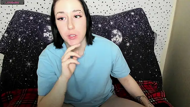 Snapshot of adell_berry chatting on February 2025 04:48:02 AM adell berry online show from February 2025 04:48:02 AM