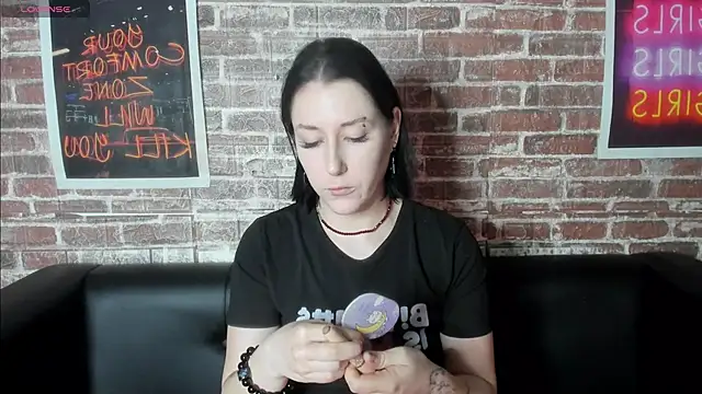 Snapshot of adell_berry chatting on March 2025 02:03:02 AM adell berry online show from March 2025 02:03:02 AM