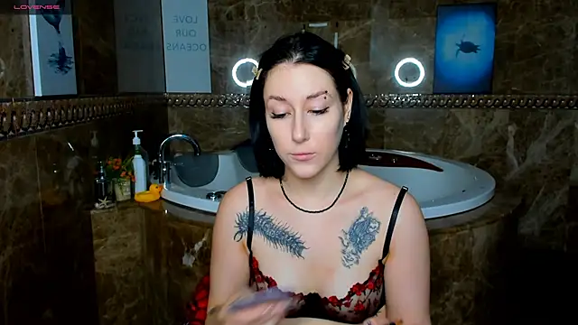 Snapshot of adell_berry chatting on March 2025 02:48:01 AM adell berry online show from March 2025 02:48:01 AM