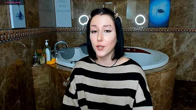 Snapshot of adell_berry chatting on March 2025 08:55:02 AM adell berry online show from March 2025 08:55:02 AM