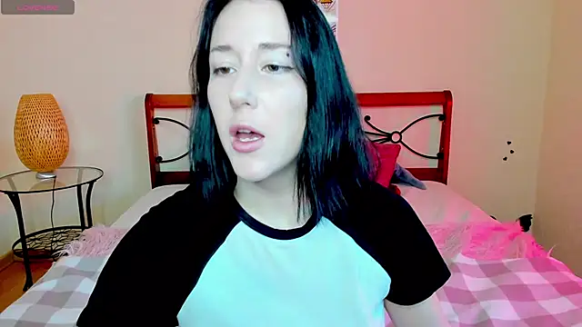 Snapshot of adell_berry chatting on September 2025 02:13:02 AM adell berry online show from September 2025 02:13:02 AM