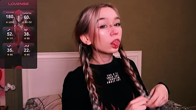 Snapshot of Kimiko__ chatting on November 2025 05:59:01 PM Kimiko online show from November 2025 05:59:01 PM