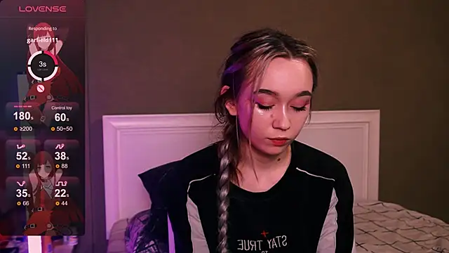 Snapshot of Kimiko__ chatting on December 2025 03:05:01 PM Kimiko online show from December 2025 03:05:01 PM