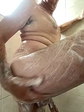 Snapshot of Andydorio chatting on January 2025 01:04:02 PM Andydorio online show from January 2025 01:04:02 PM