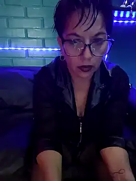 Snapshot of TRISH_MILF chatting on December 2024 02:18:01 AM TRISH MILF online show from December 2024 02:18:01 AM