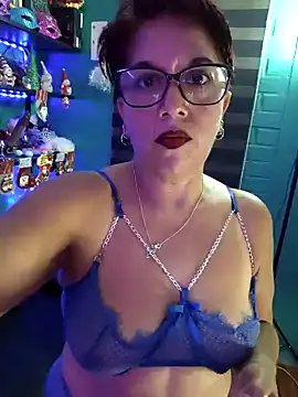 Snapshot of TRISH_MILF chatting on December 2024 01:14:01 AM TRISH MILF online show from December 2024 01:14:01 AM