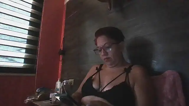 Snapshot of TRISH_MILF chatting on January 2025 10:41:02 AM TRISH MILF online show from January 2025 10:41:02 AM