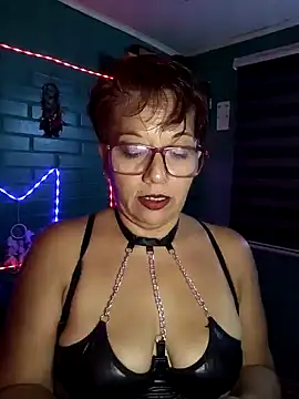 Snapshot of TRISH_MILF chatting on January 2025 01:00:01 AM TRISH MILF online show from January 2025 01:00:01 AM