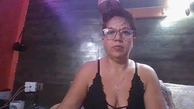 Snapshot of TRISH_MILF chatting on February 2025 09:43:02 AM TRISH MILF online show from February 2025 09:43:02 AM