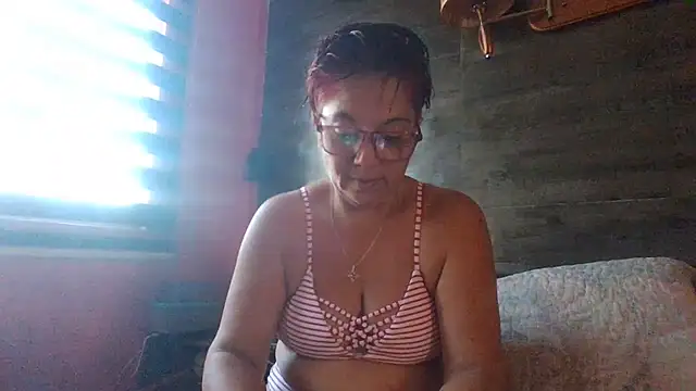 Snapshot of TRISH_MILF chatting on February 2025 08:25:01 PM TRISH MILF online show from February 2025 08:25:01 PM