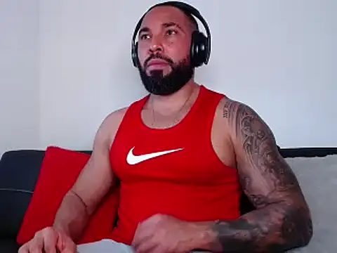 Snapshot of roman_muscle chatting on December 2024 09:34:02 PM roman muscle online show from December 2024 09:34:02 PM