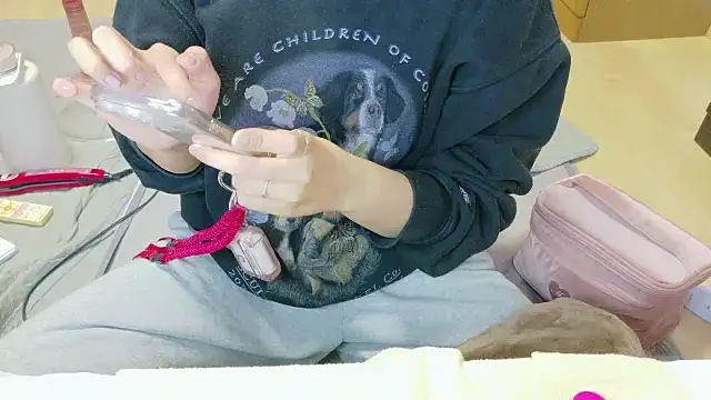 Snapshot of _usya_2525 chatting on November 2025 04:42:01 PM usya 2525 online show from November 2025 04:42:01 PM