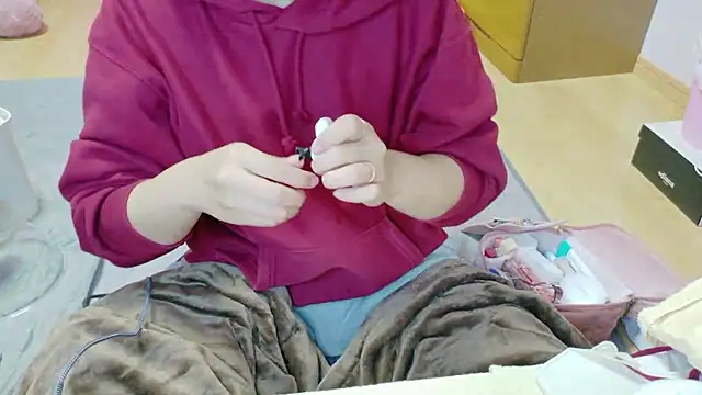 Snapshot of _usya_2525 chatting on December 2025 04:13:01 PM usya 2525 online show from December 2025 04:13:01 PM