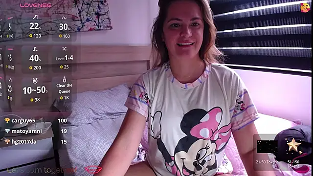 ParisW online show from September 2025 01:24:02 PM