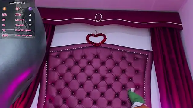 Snapshot of Maddissonlove chatting on December 2025 12:53:02 PM Maddissonlove online show from December 2025 12:53:02 PM