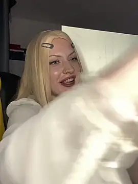 LolaBrattySweetie online show from October 2025 09:13:01 PM