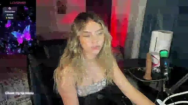 Snapshot of LoolitaBeauty_ chatting on January 2025 05:58:02 AM LoolitaBeauty online show from January 2025 05:58:02 AM