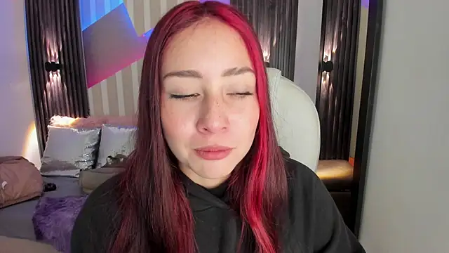 Snapshot of emily_layton chatting on November 2025 02:51:01 PM emily layton online show from November 2025 02:51:01 PM