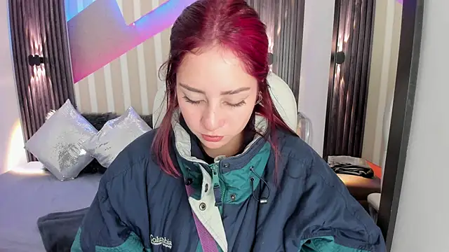 Snapshot of emily_layton chatting on November 2025 02:39:01 PM emily layton online show from November 2025 02:39:01 PM