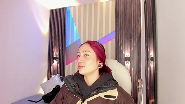 Snapshot of emily_layton chatting on November 2025 02:38:02 PM emily layton online show from November 2025 02:38:02 PM