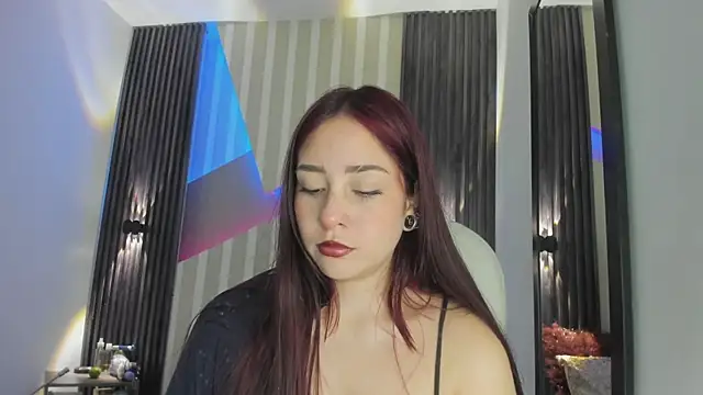 Snapshot of emily_layton chatting on December 2025 02:43:02 PM emily layton online show from December 2025 02:43:02 PM